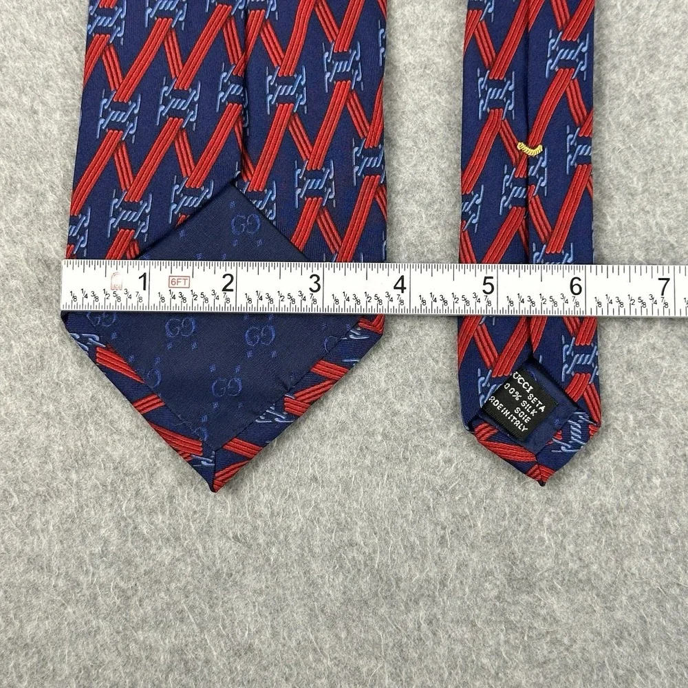 Gucci Silk Tie Navy Red Chain Link GG Logo Italy Designer Necktie 56x3.75